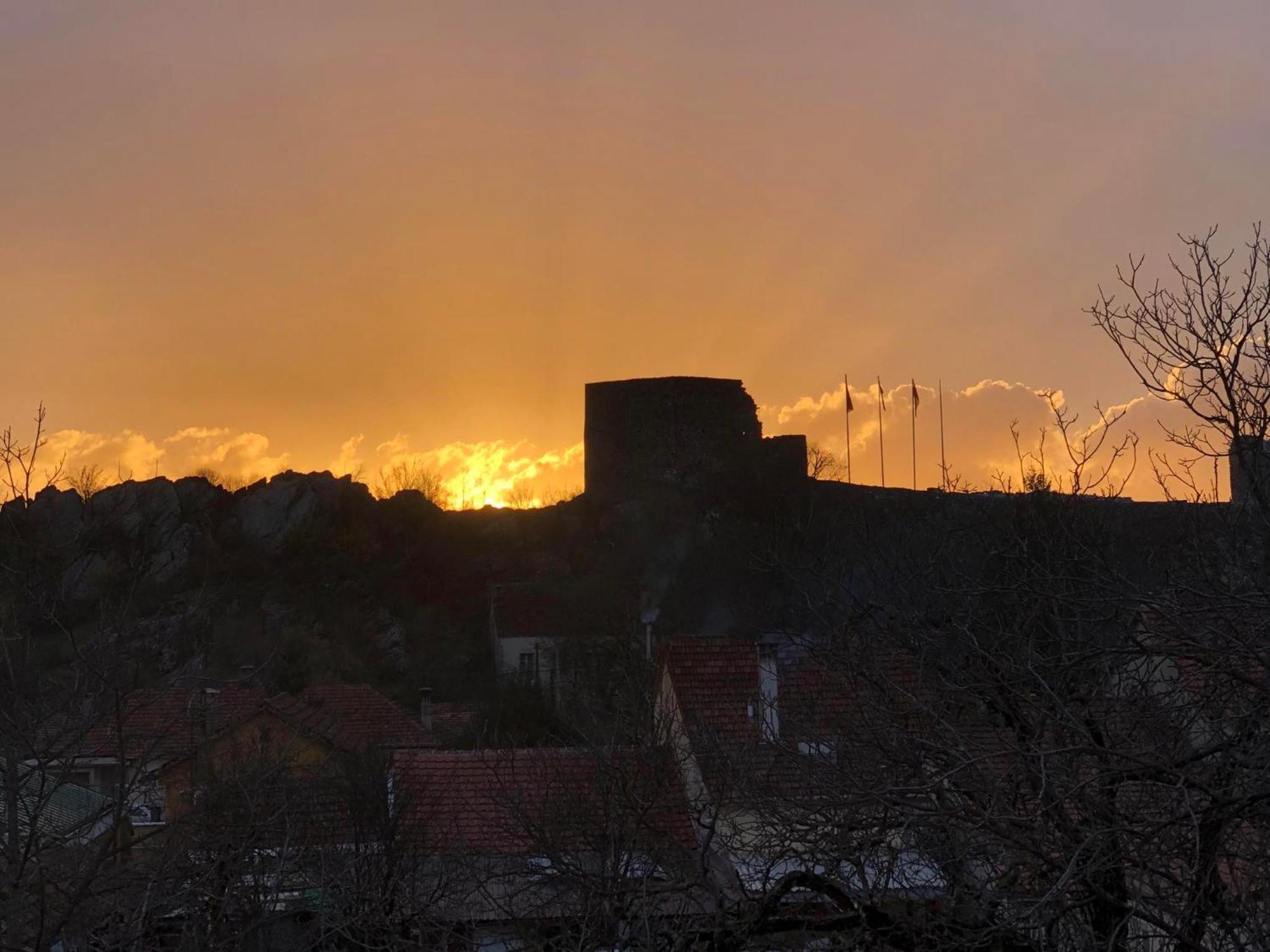 NikšićOld Town Houseアパートメント エクステリア 写真